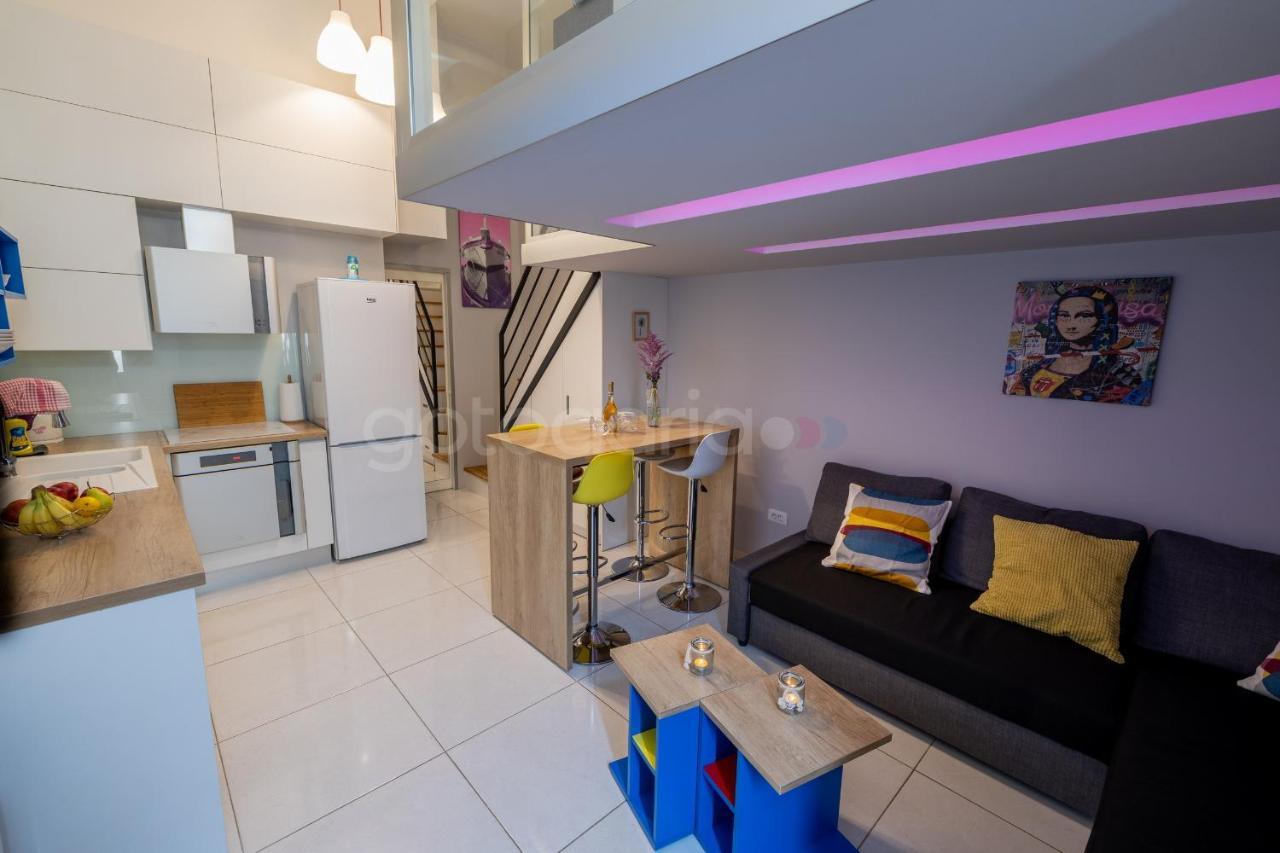 Apartment Modern Duplex Tommy